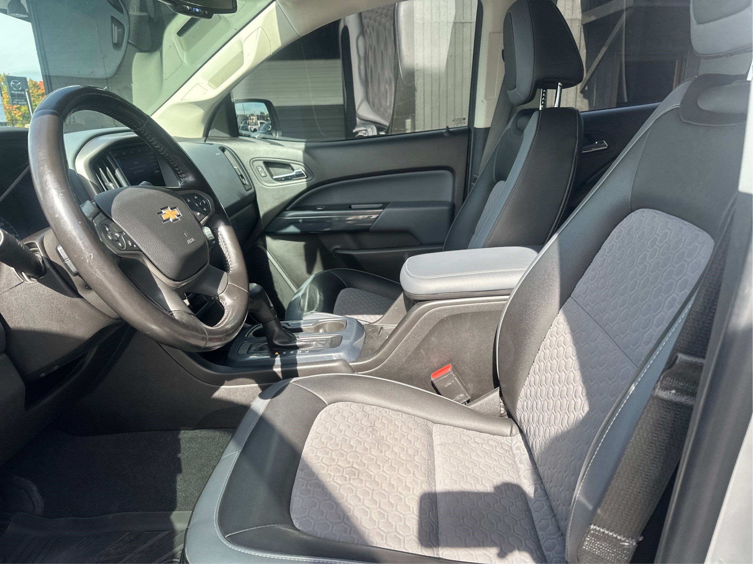 Used 2019 Chevrolet Colorado Z71 AWD/4WD image 9
