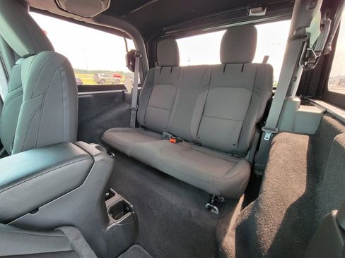 Used 2021 Jeep Wrangler Sport S image 15