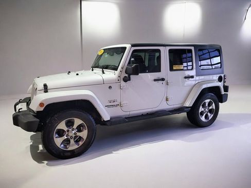 Used 2016 Jeep Wrangler Unlimited Sahara w/ Dual Top Group image 13