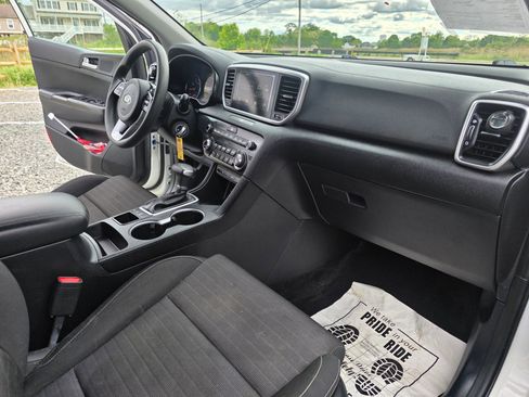 Used 2021 Kia Sportage LX w/ LX AWD Popular Package image 15