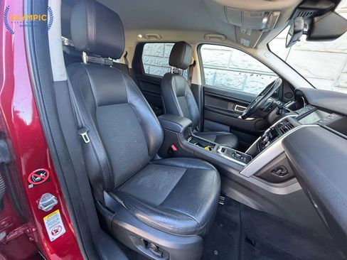 Used 2019 Land Rover Discovery Sport SE image 36