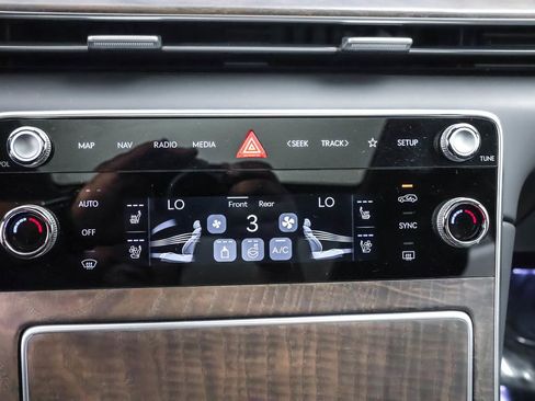 Used 2025 Genesis GV80 3.5T Advanced image 33