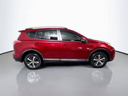 Used 2018 Toyota RAV4 XLE image 3