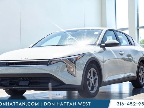 Used 2025 Kia K4 FWD image 1
