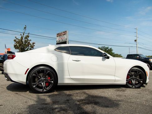 Used 2018 Chevrolet Camaro SS RWD image 5