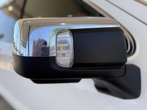 Used 2021 GMC Sierra 1500 SLT w/ SLT Convenience Package image 12