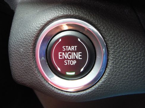 Used 2023 Buick Envision Avenir AWD/4WD image 33
