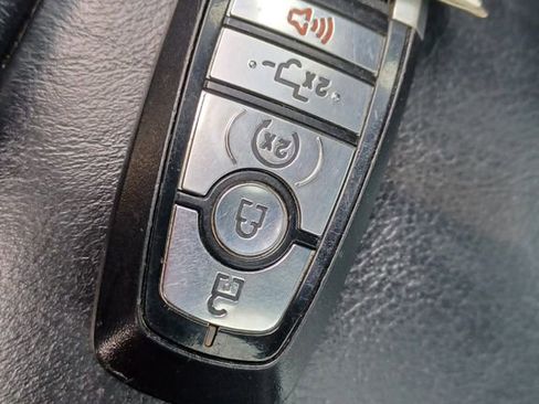 Used 2019 Ford F150 Lariat w/ Equipment Group 502A Luxury image 10