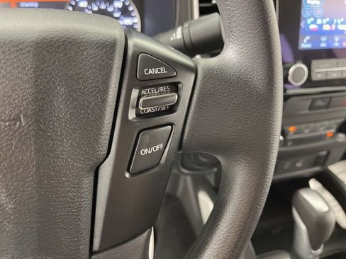 Used 2024 Nissan Frontier SV image 22