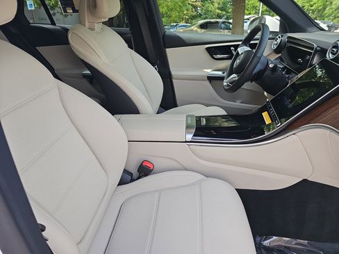 Certified 2026 Mercedes-Benz GLC 300 4MATIC image 11