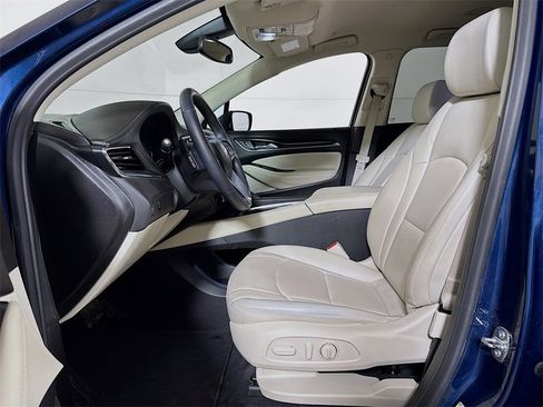 Used 2024 Buick Enclave Essence image 18