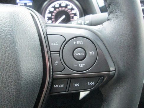 Used 2024 Toyota Camry SE FWD image 17
