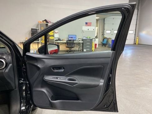 Used 2021 Nissan Versa SV FWD image 28