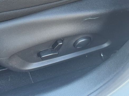 Used 2025 Jeep Compass Limited image 22