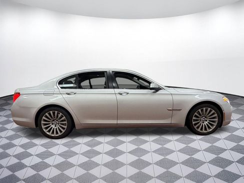 Used 2012 BMW 750i image 6