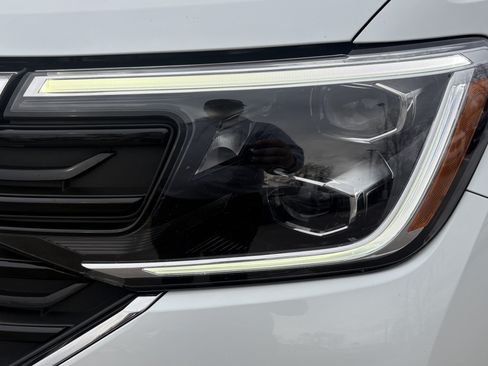 Used 2024 Volkswagen Atlas SEL Premium R-Line AWD/4WD image 41
