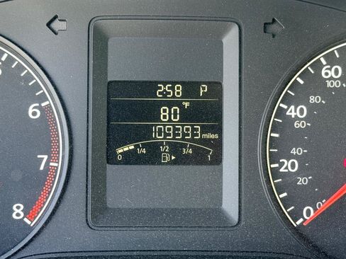 Used 2011 Volkswagen Jetta SE FWD image 17
