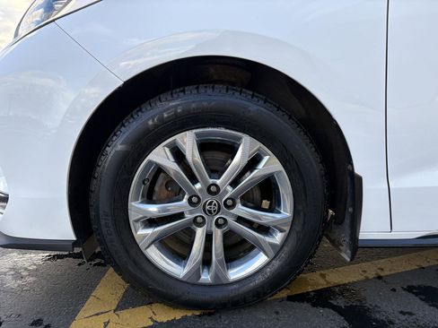 Used 2021 Toyota Sienna XSE image 25