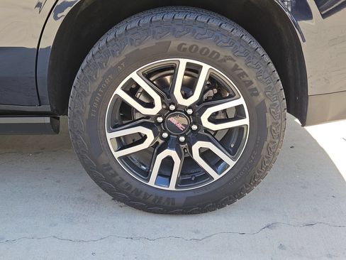 Certified 2023 GMC Yukon AT4 w/ AT4 Premium Plus Package AWD/4WD image 29