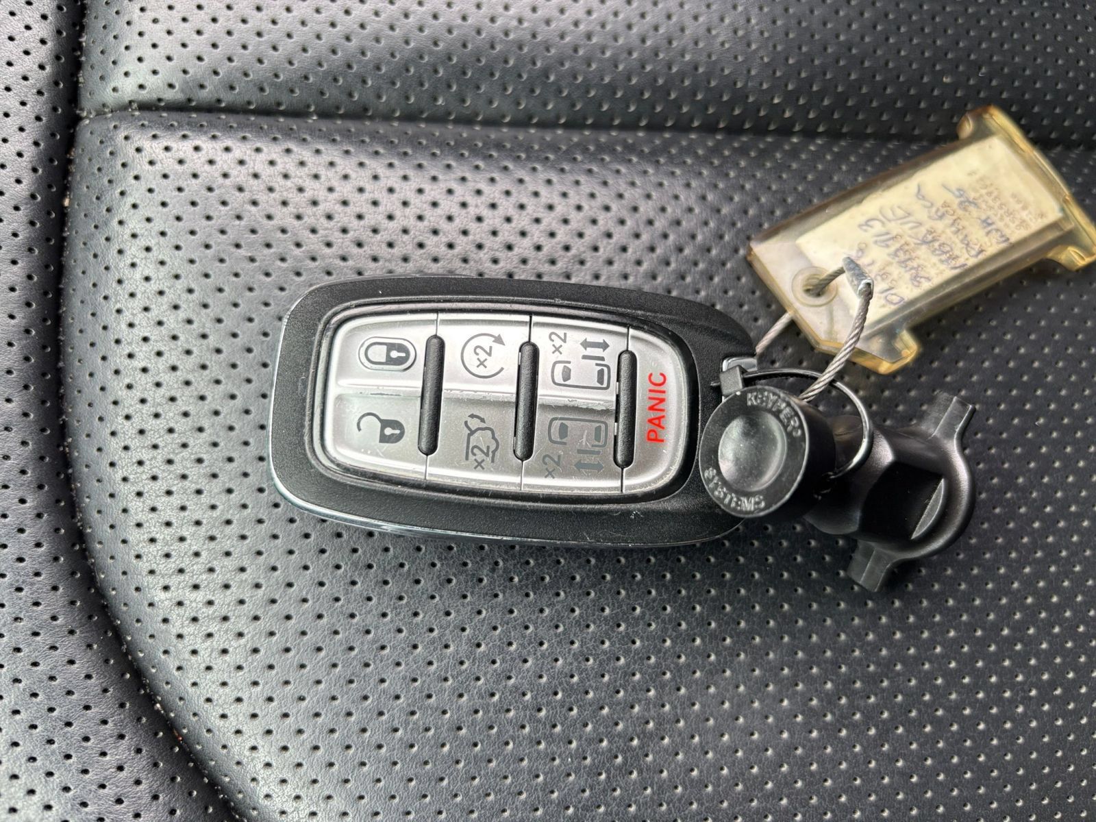 Used 2025 Chrysler Pacifica Limited FWD image 27