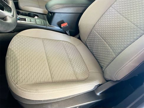 Used 2022 Ford Escape SE w/ SE Sport Appearance Package image 18