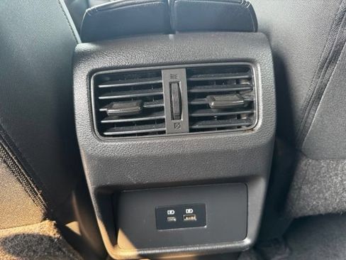 Used 2023 Nissan Rogue SV AWD/4WD image 11