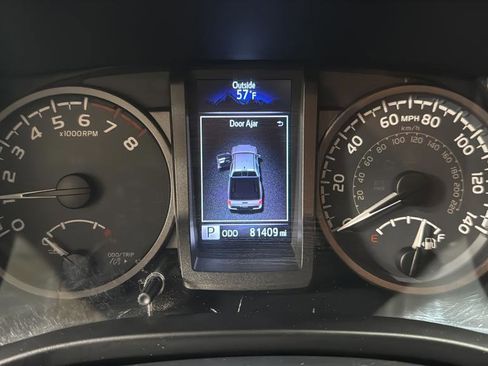 Used 2019 Toyota Tacoma SR image 12