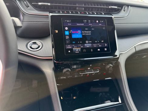 New 2025 Jeep Grand Cherokee Laredo X w/ Luxury Tech Group I image 16