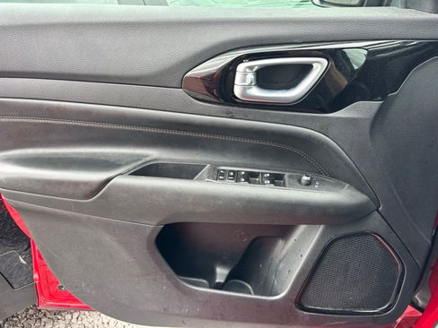 Used 2023 Jeep Compass Limited image 5