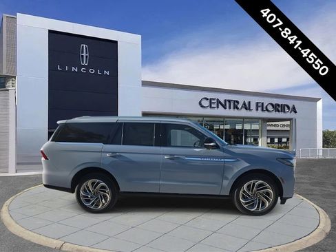 New 2026 Lincoln Navigator Reserve image 2