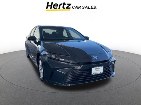 Used 2025 Toyota Camry LE image 1