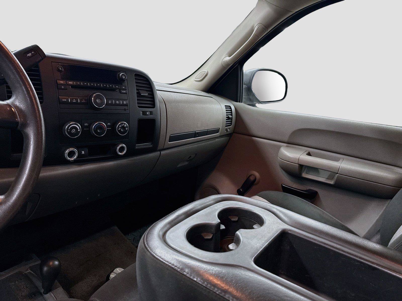 Used 2009 Chevrolet Silverado 2500 W/T AWD/4WD image 13