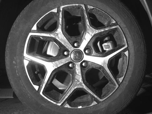 Used 2025 Jeep Compass Limited image 13