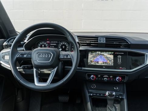 Used 2025 Audi Q3 2.0T Premium w/ Convenience Package AWD/4WD image 22