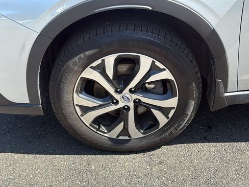 Used 2022 Subaru Outback Limited XT AWD/4WD image 10