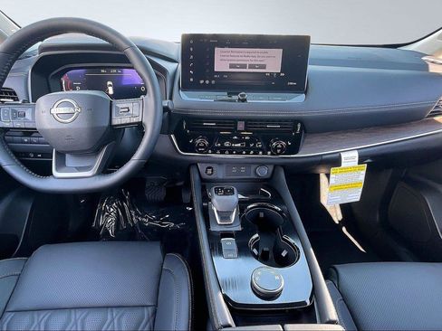 New 2026 Nissan Rogue Platinum w/ Platinum Premium Package image 6