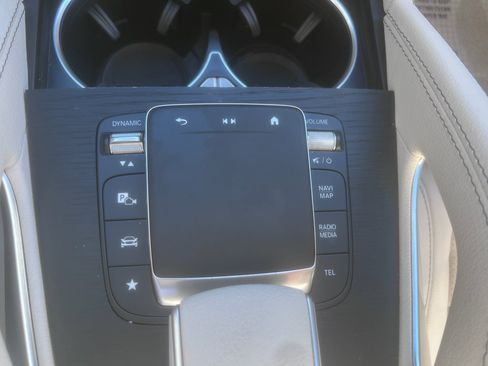 Used 2024 Mercedes-Benz GLE 450 4MATIC image 9