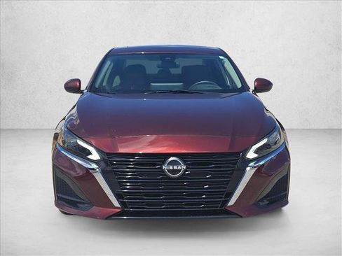 Used 2024 Nissan Altima 2.5 SV w/ SV Premium Package FWD image 2