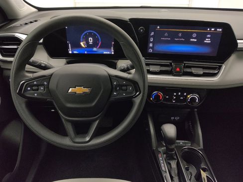 Used 2025 Chevrolet TrailBlazer LT FWD image 22