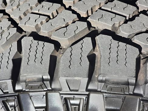 Used 2021 Chevrolet Silverado 1500 LT Trail Boss image 45