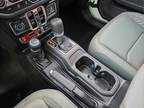 New 2025 Jeep Gladiator Mojave image 25