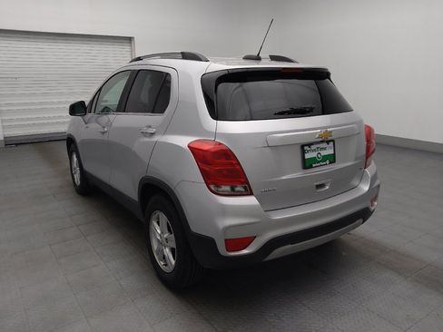 Used 2019 Chevrolet Trax LT w/ LT Convenience Package FWD image 5