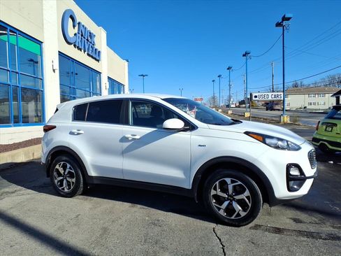 Used 2021 Kia Sportage LX image 2