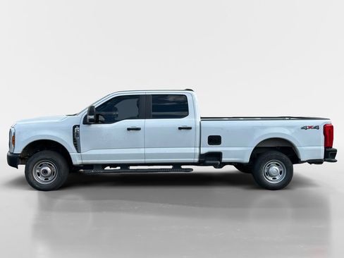 Used 2025 Ford F250 XL AWD/4WD image 2