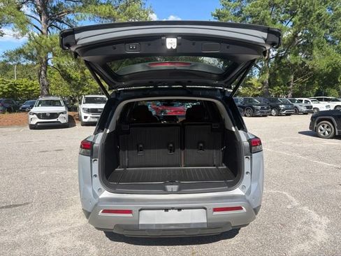Used 2024 Nissan Pathfinder Platinum FWD image 24