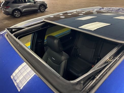 Used 2025 Cadillac XT5 Premium Luxury image 13