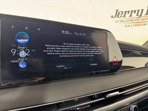 Used 2025 Hyundai Palisade Calligraphy AWD/4WD image 15