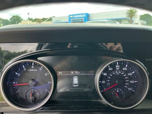 Used 2024 Kia Carnival EX FWD image 17
