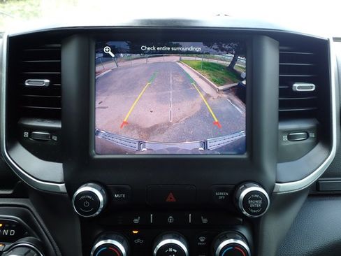Used 2019 RAM 1500 Big Horn AWD/4WD image 10