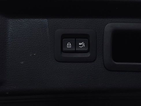 Used 2025 MAZDA CX-50 AWD 2.5 S w/ Premium Package image 12